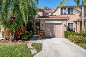 Davie Lakefront Townhome Sells